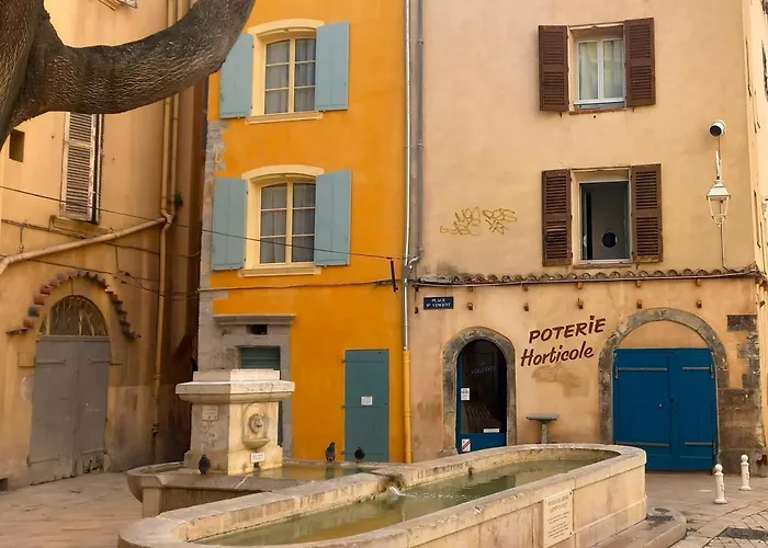 #1 Studio # Place Charmante